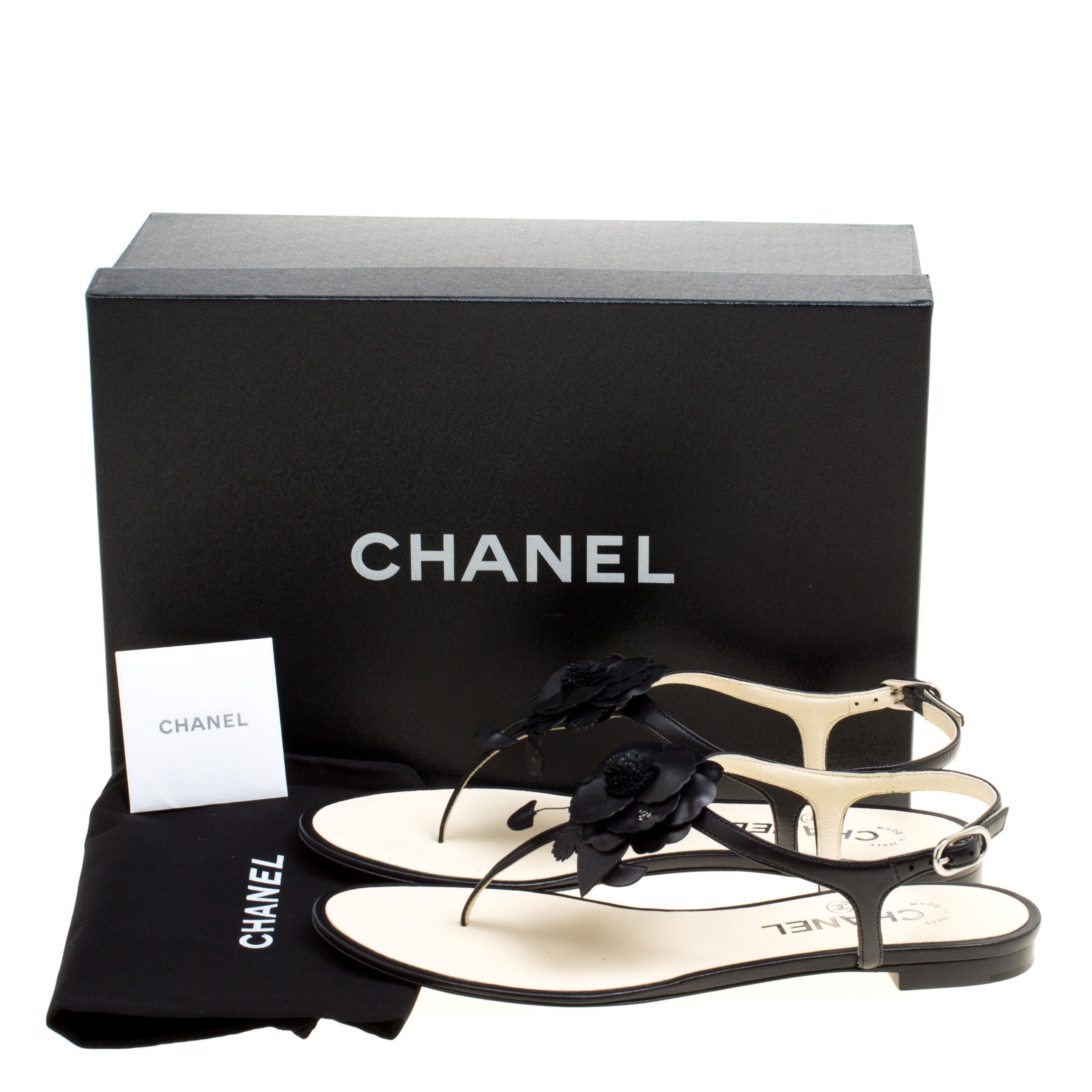 Chanel Black Leather Camellia Flat Thong Sandals Size 38 3