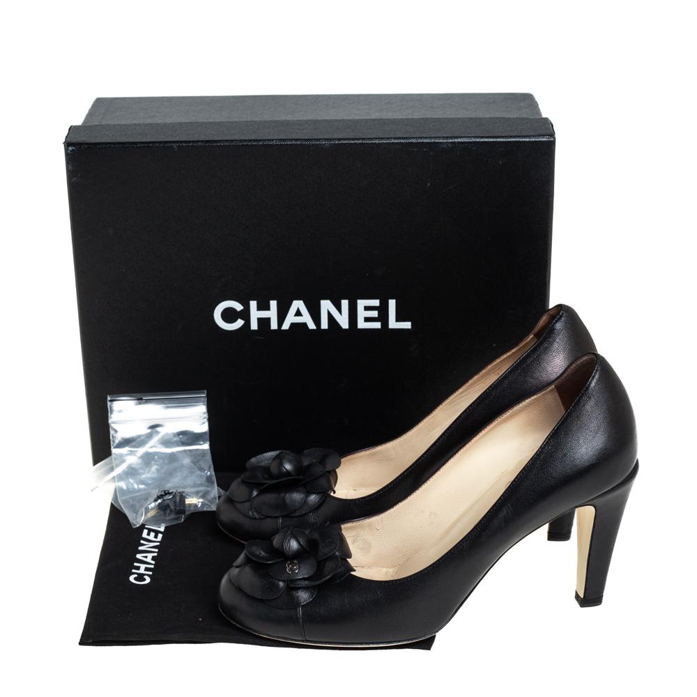 Chanel Black Leather Camellia Pumps Size 39 4