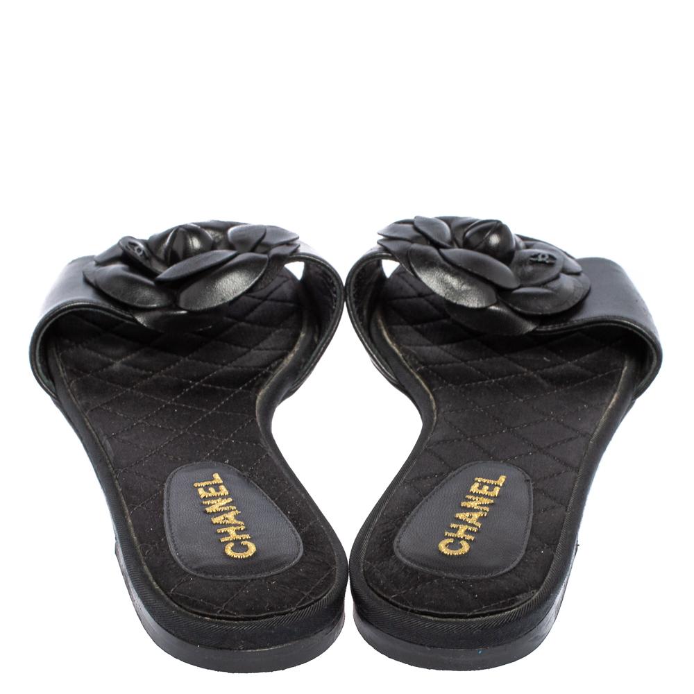 chanel black and white slides