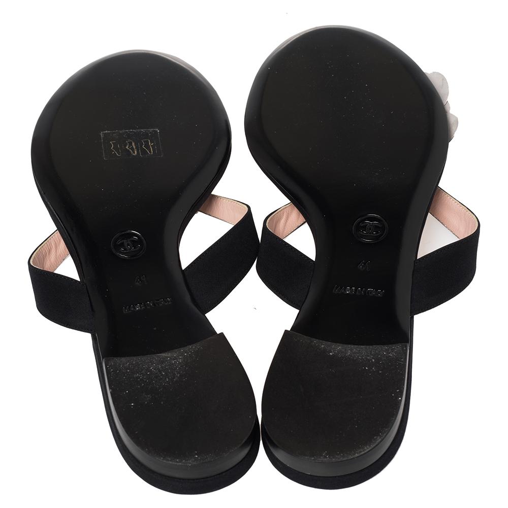 Women's Chanel Black Leather Camellia Thong Flat Sandals Size 41