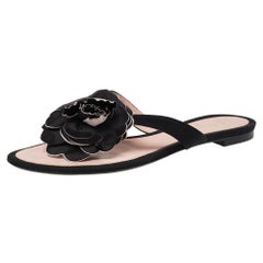 Chanel Black Leather Camellia Thong Flat Sandals Size 41