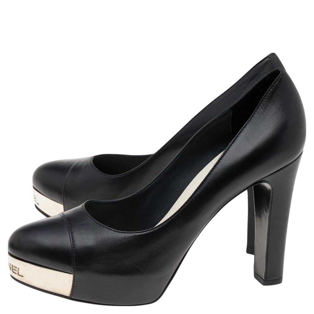 Chanel Black Leather Cap Toe Platform Block Heel Pumps Size 40 In Good Condition In Dubai, Al Qouz 2