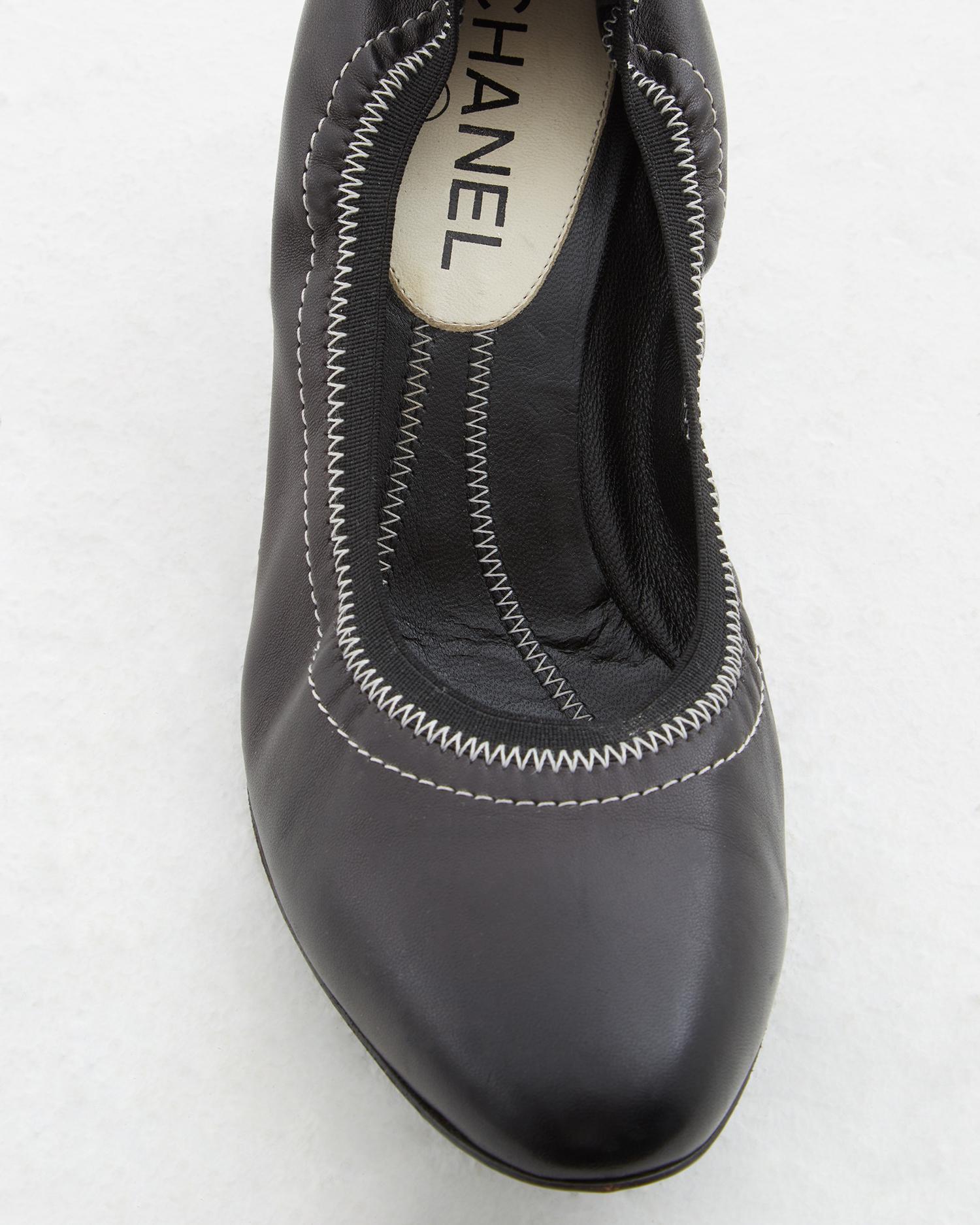 Chanel Black leather cap toe scrunch block heel pumps 2