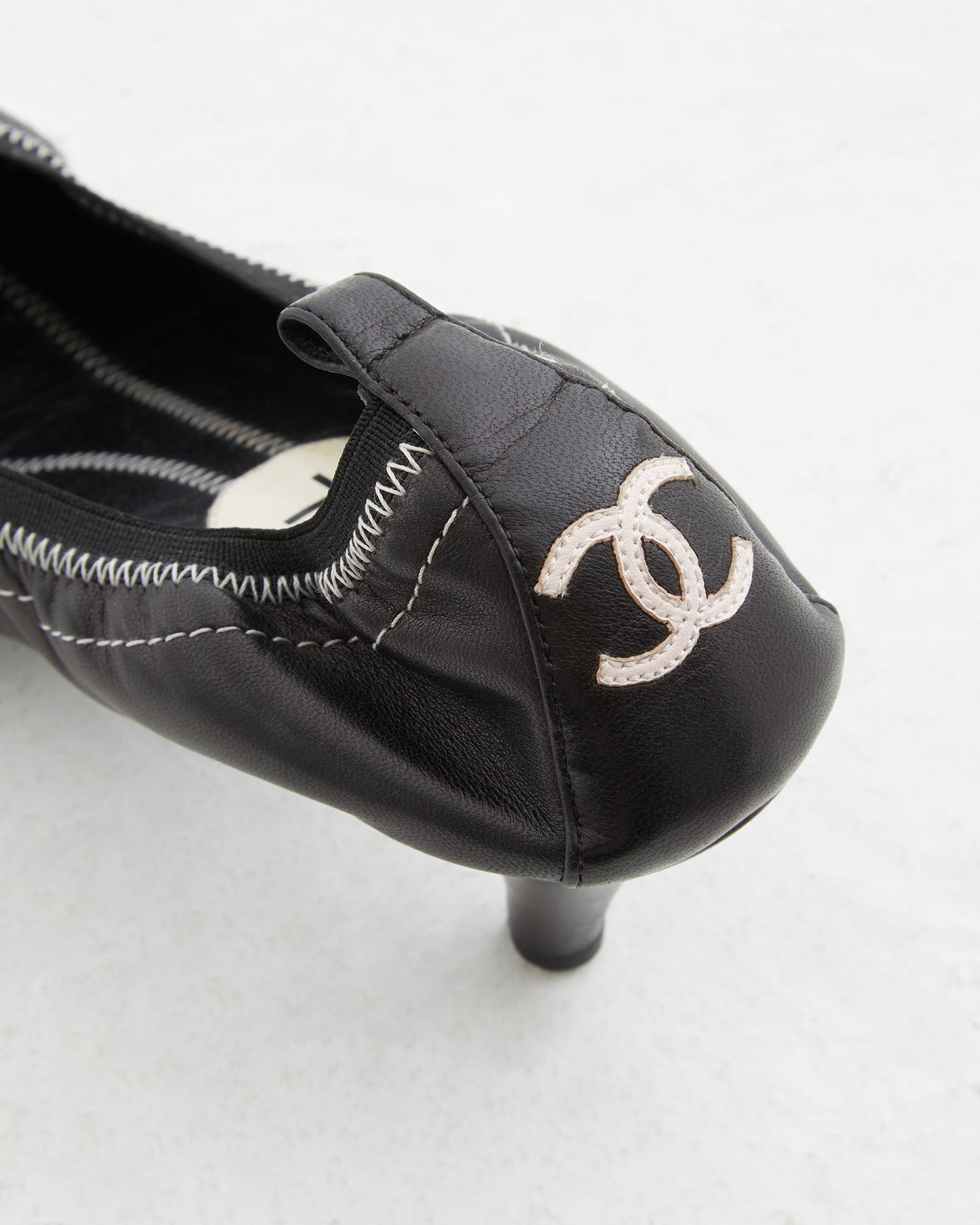 Chanel Black leather cap toe scrunch block heel pumps 3