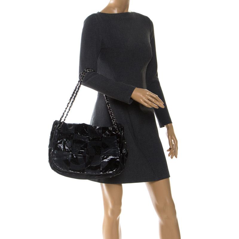 Chanel Black Leather CC Accordion Flap Bag In Fair Condition In Dubai, Al Qouz 2