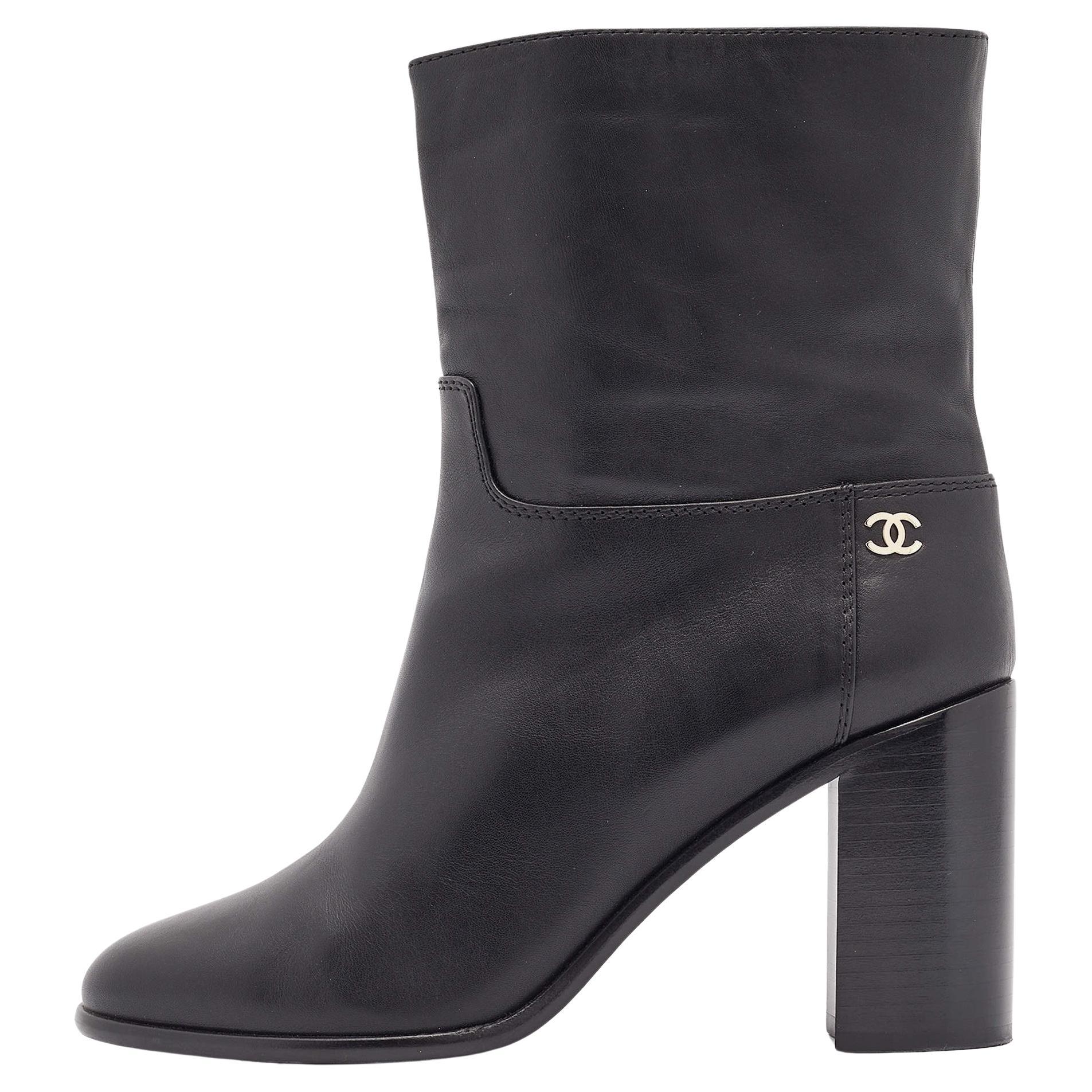 Chanel Black Leather CC Ankle Boots Size 39 For Sale