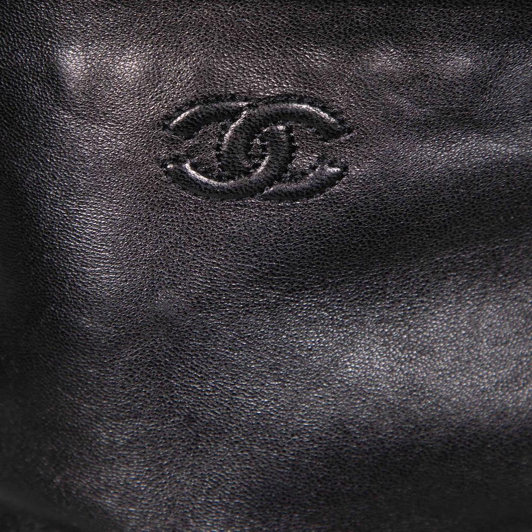 Chanel Bottes CC en cuir noir Taille IT 38.5 Pour femmes en vente