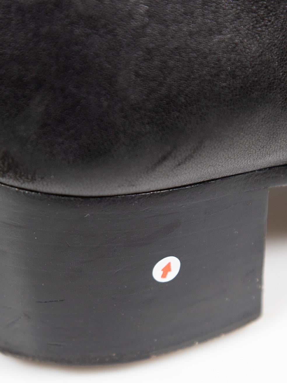 Chanel Bottes CC en cuir noir Taille IT 38.5 en vente 1