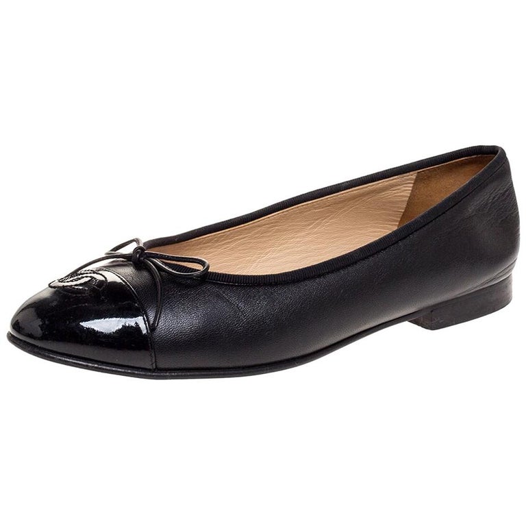 Chanel Black Leather CC Bow Ballet Flats Size 38.5 at 1stDibs