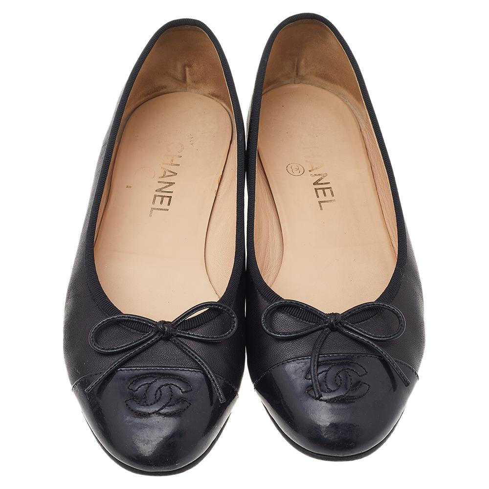 Women's Chanel Black Leather CC Bow Ballet Flats Size 39