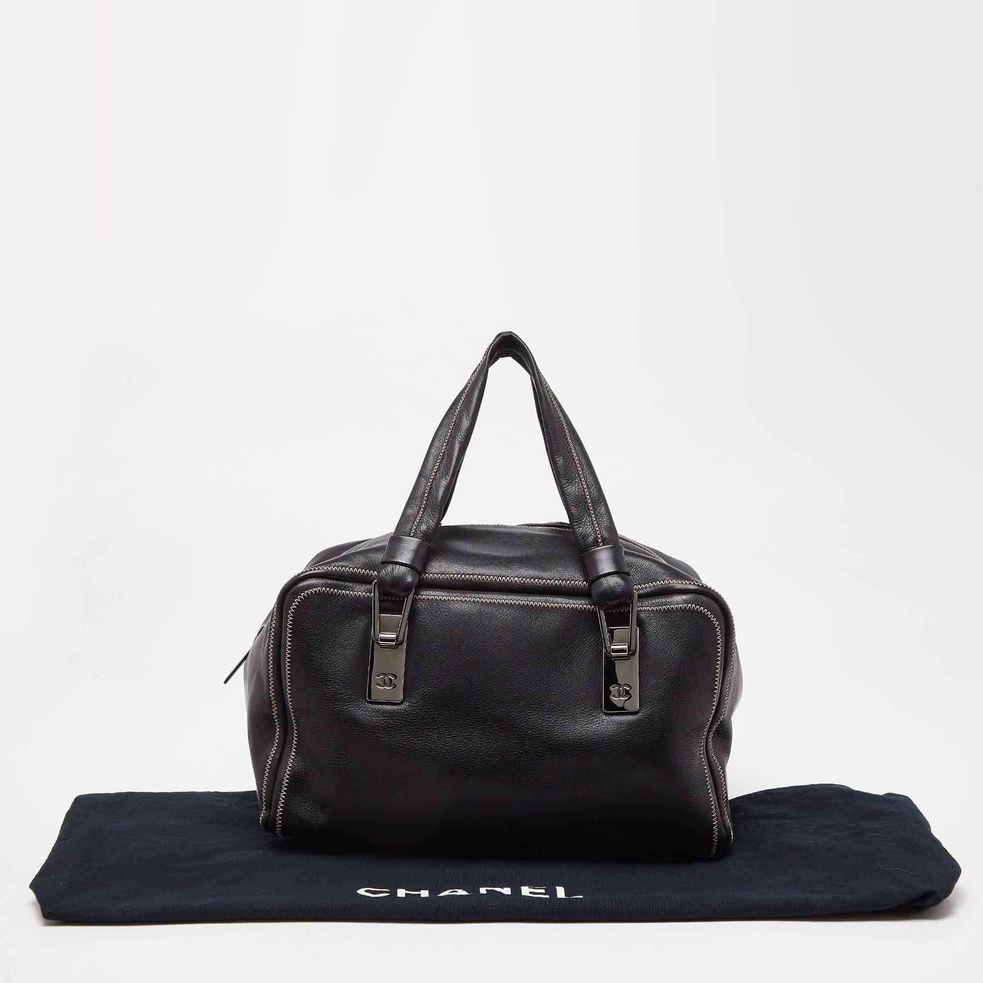 Chanel - Sac bowler CC en cuir noir 5