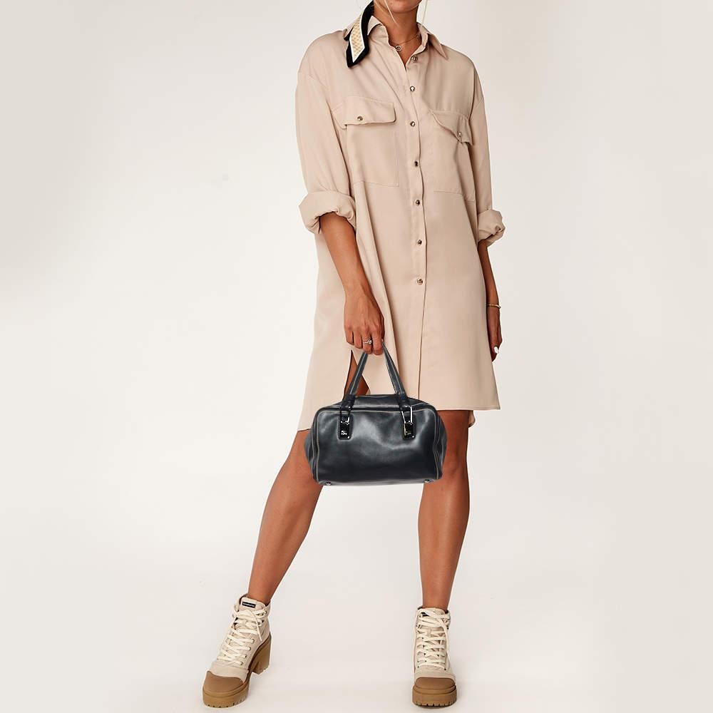 Noir Chanel - Sac bowler CC en cuir noir