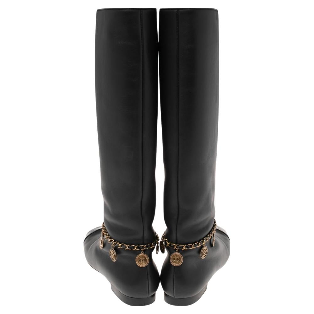 Chanel Black Leather CC Cap Toe Chain Embellished Knee Length Boots Size 40 In Good Condition In Dubai, Al Qouz 2