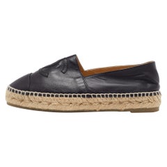 Chanel Schwarze Espadrille-Flats aus Leder CC mit Zehenkappe Größe 39