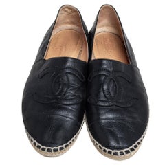 Chanel - Chaussures espadrilles à bout ouvert CC en cuir noir, taille 41