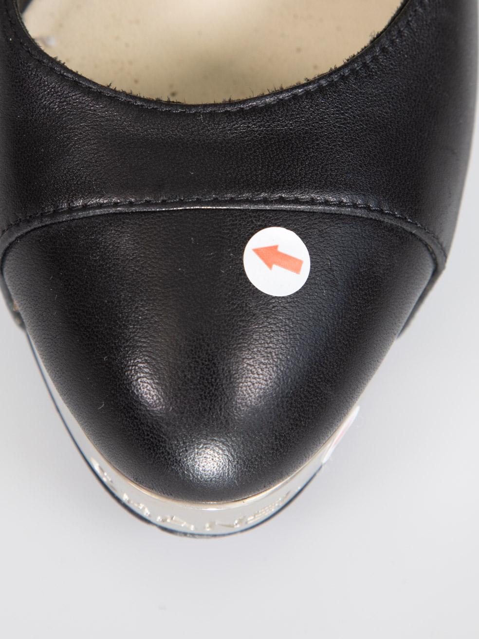 Chanel - Escarpins à plateforme en cuir noir CC Cap Toe - Taille IT 37,5 en vente 3