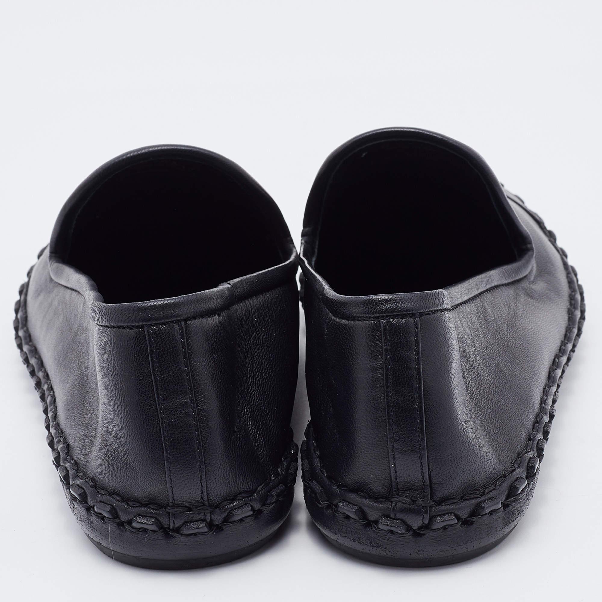 Chanel Black Leather CC Cap Toe Smoking Slippers Size 35 In Good Condition In Dubai, Al Qouz 2