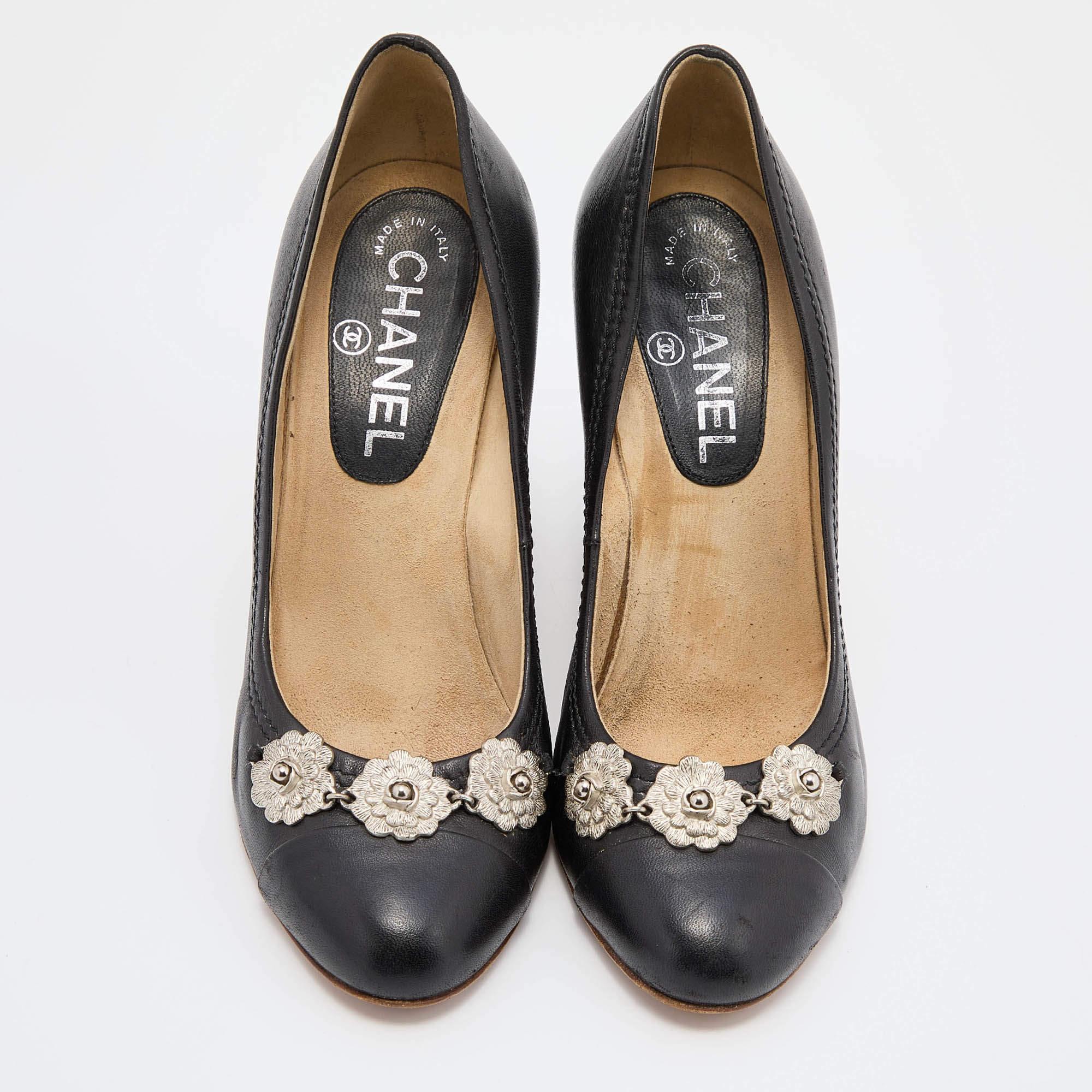 Women's Chanel Black Leather CC Cap Toe Wedge Pumps Size 36.5 For Sale