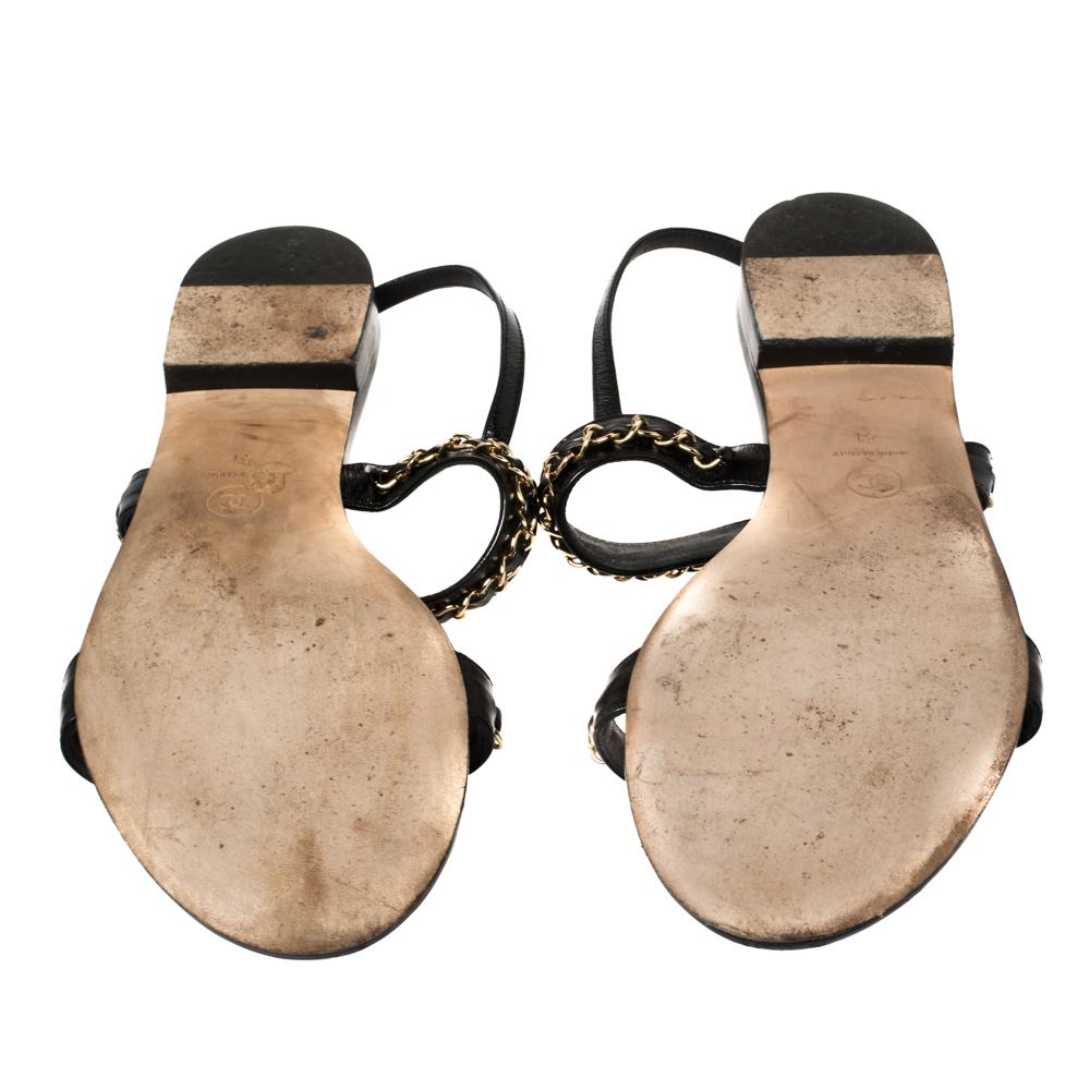 Chanel Schwarz Leder CC Kette Detail Slingback flache Sandalen Größe 41 Damen