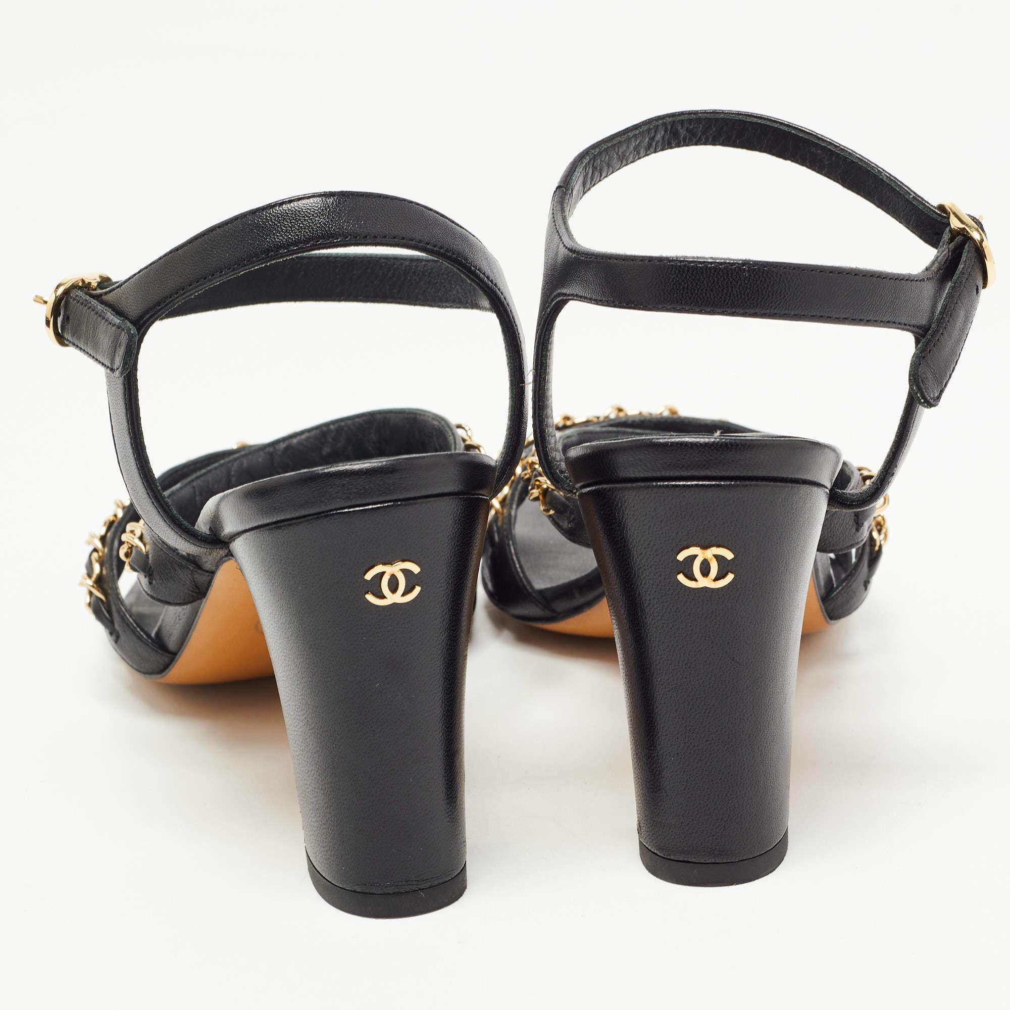 Chanel Black Leather CC Chain Detail Strappy Sandals Size 37 In Good Condition In Dubai, Al Qouz 2