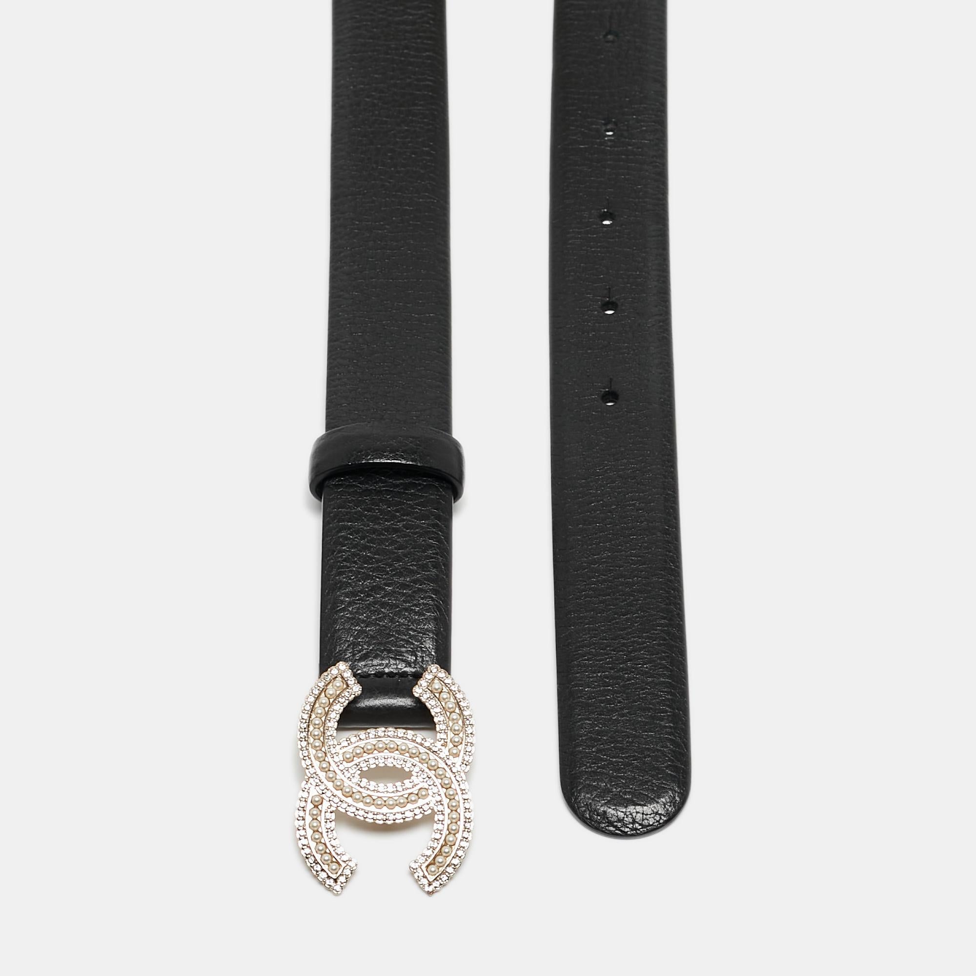 A classic add-on to your collection of belts is this designer piece. Cut to a convenient length, the belt has a smooth finish and a sturdy built. It will continually complement your style.

Includes: Original Box