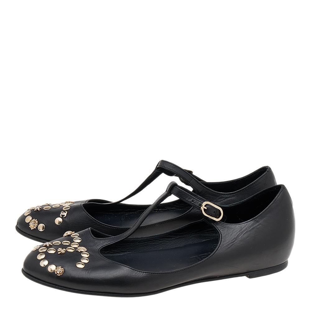 Chanel Black Leather CC Embellished T Strap Ballet Flats Size 35.5 In Good Condition In Dubai, Al Qouz 2