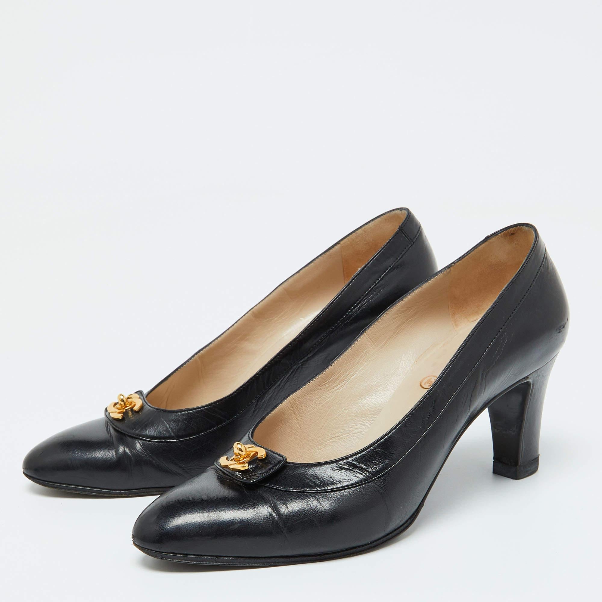 Curvaceous arches  a feminine appeal  and a well built structure define this set of designer pumps. Coming with comfortable insoles and sleek heels  style them with your favorite outfits.