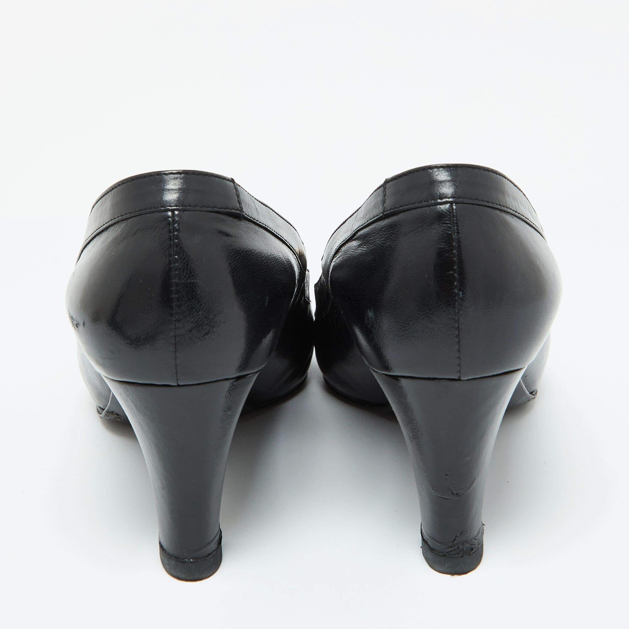 Chanel Black Leather CC Lock Pumps Size 35 1