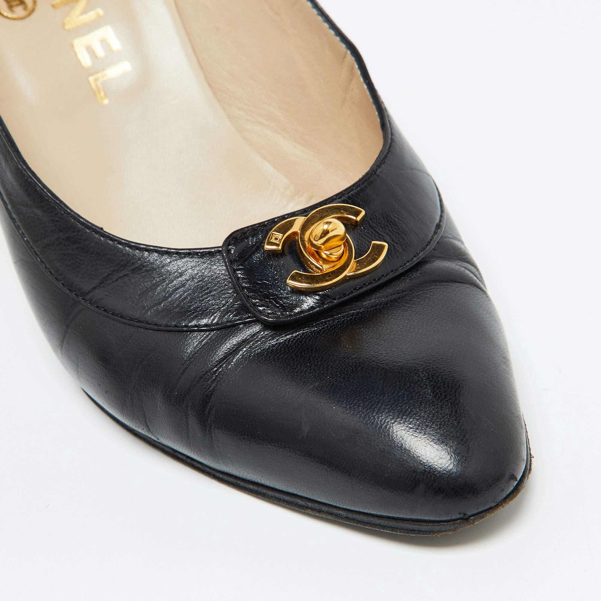Chanel Black Leather CC Lock Pumps Size 35 3