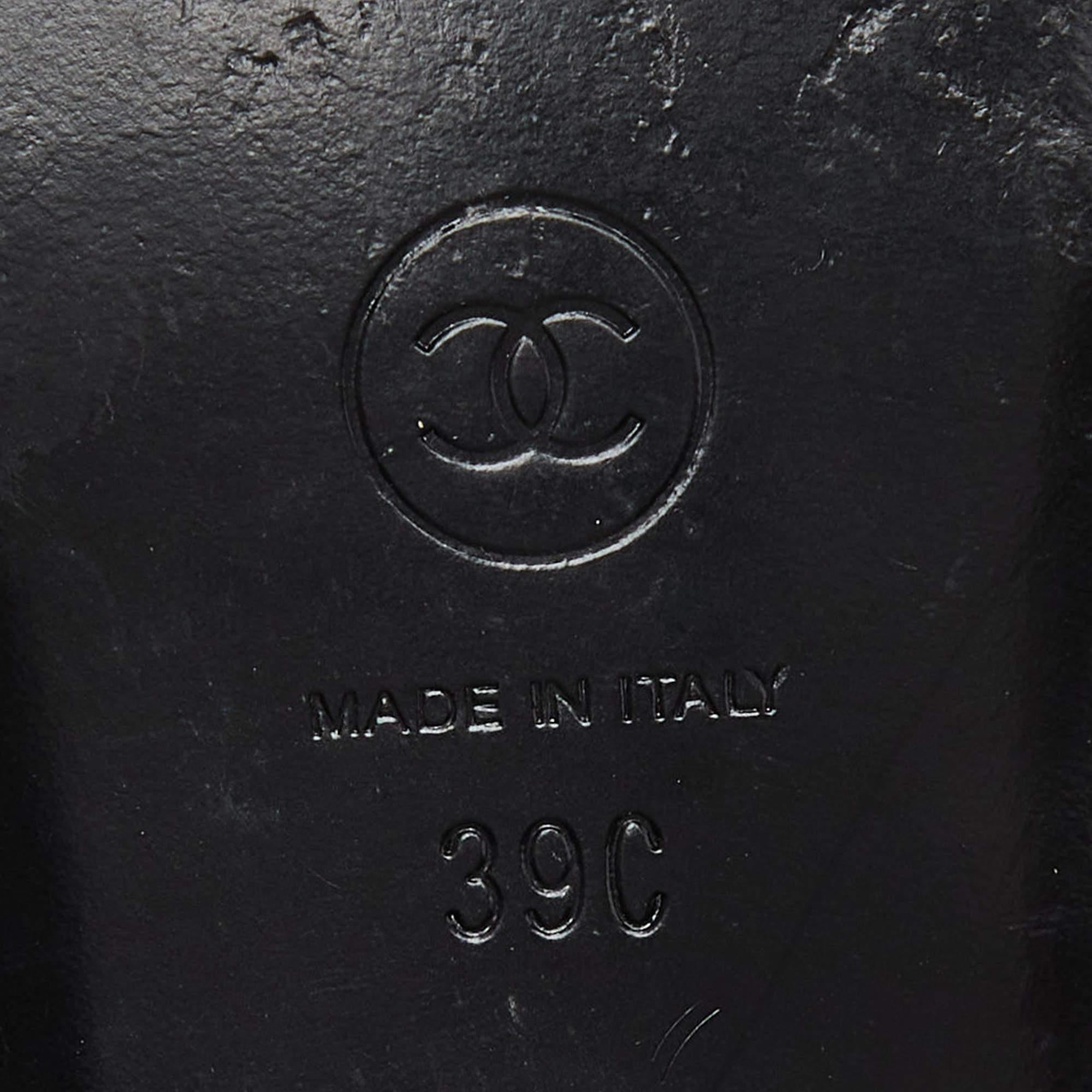 Chanel - Sandales gladiator en cuir noir avec logo CC - Taille 39 en vente 4
