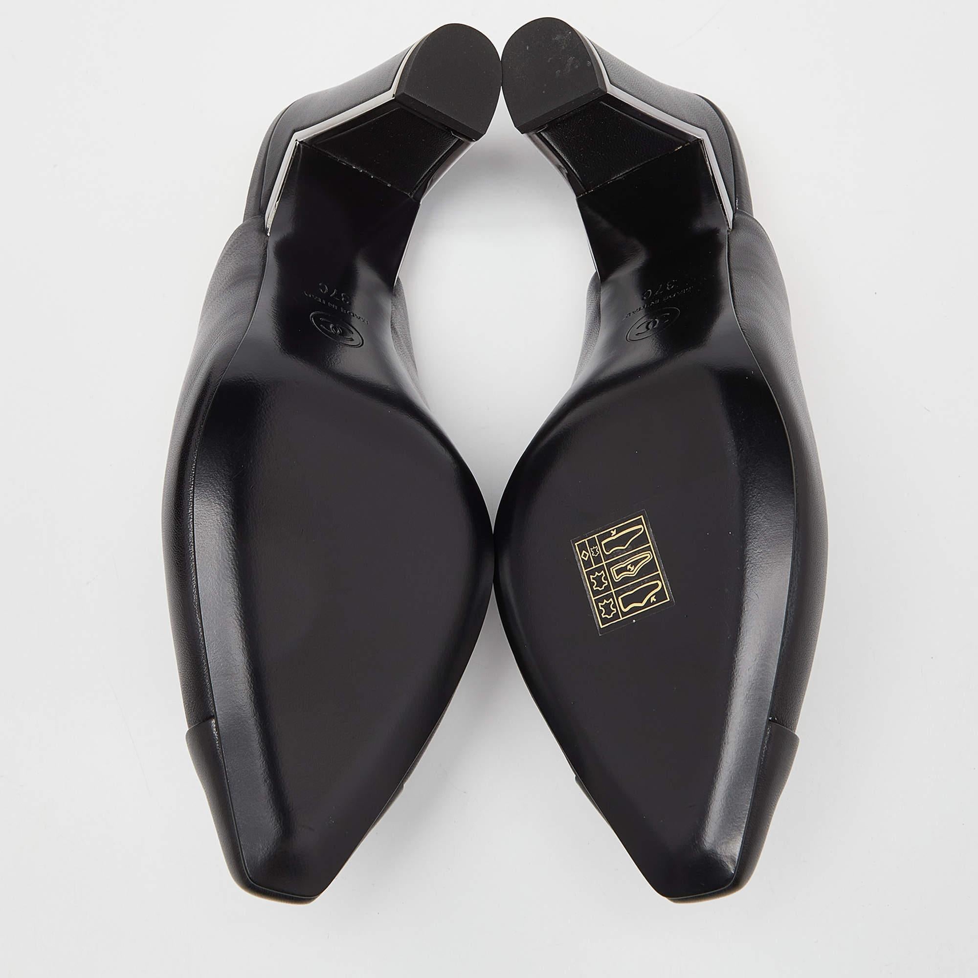 Chanel Black Leather CC Logo Metal Frame Mules Size 37 In Excellent Condition In Dubai, Al Qouz 2