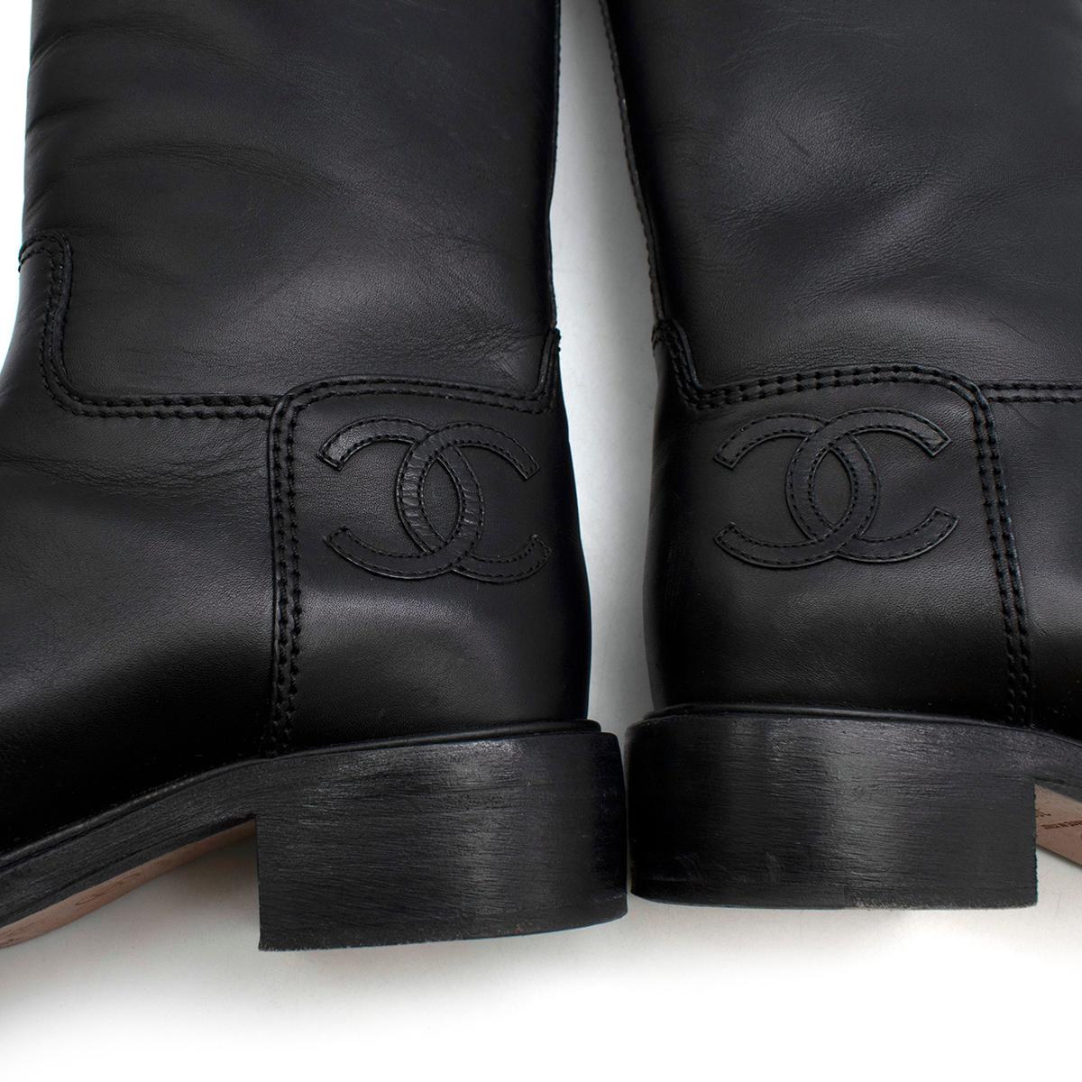 Chanel Black Leather CC Long Boots - Us size 9.5 In Excellent Condition For Sale In London, GB