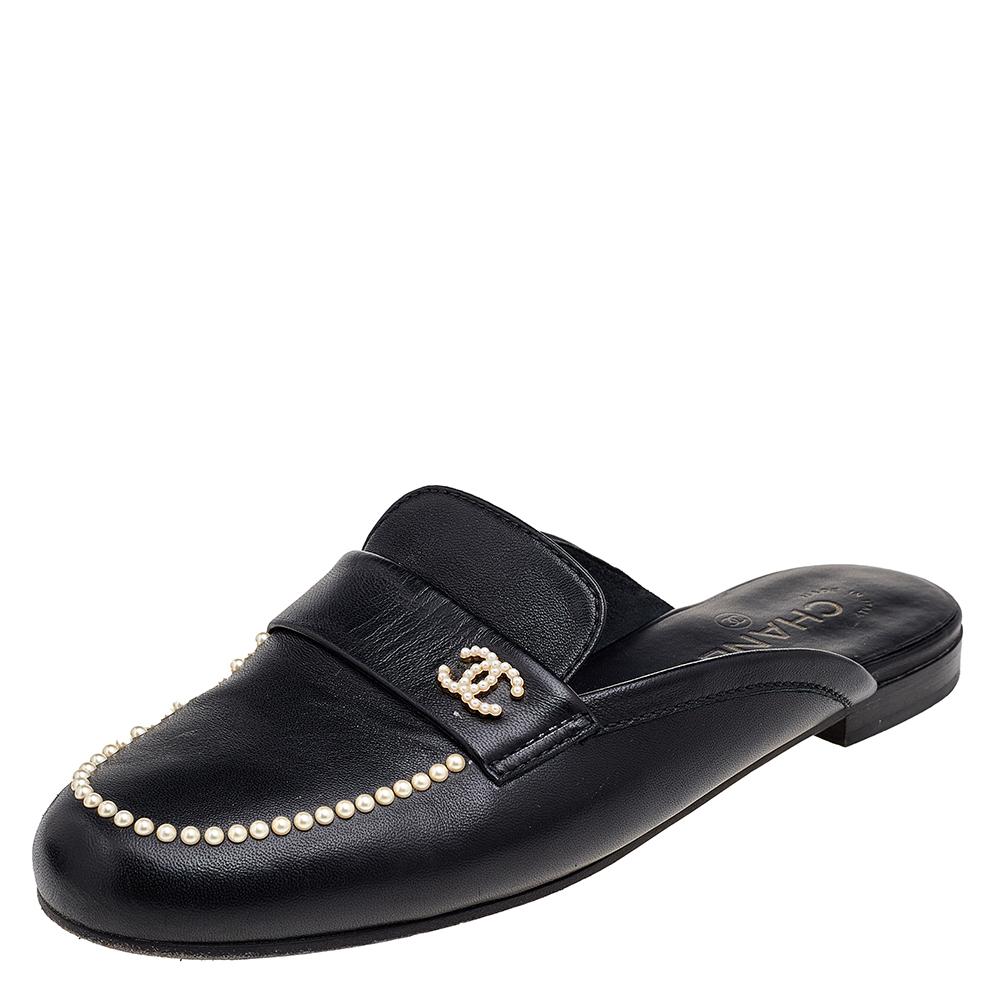 Chanel Black Leather CC Pearl Embellished Flat Loafers Size 40.5 2