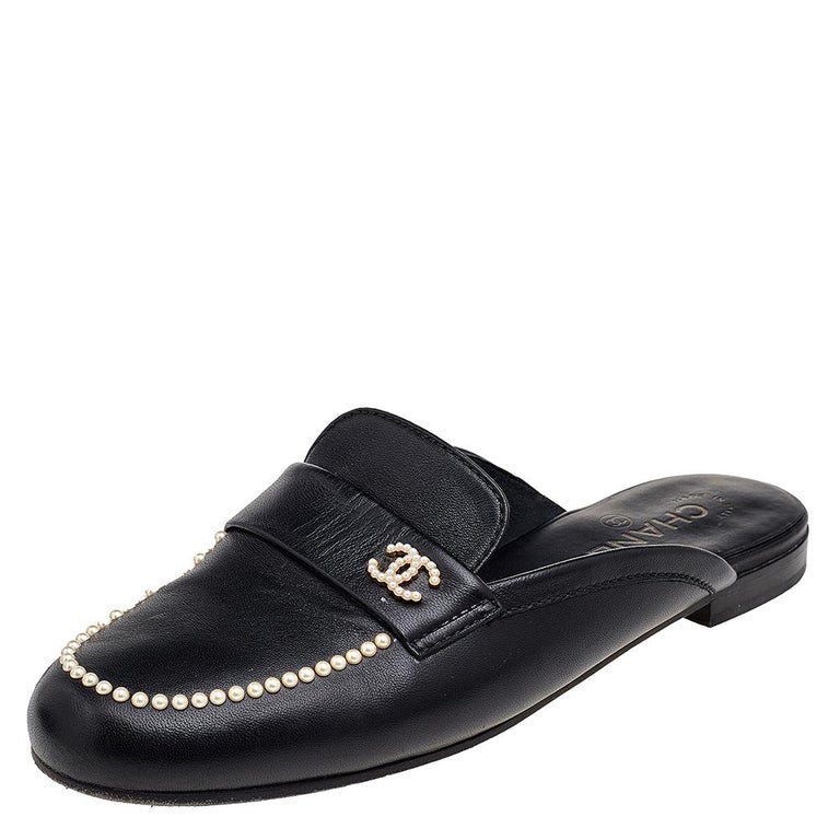 Chanel Black Leather CC Pearl Embellished Flat Loafers Size 40.5 at 1stDibs