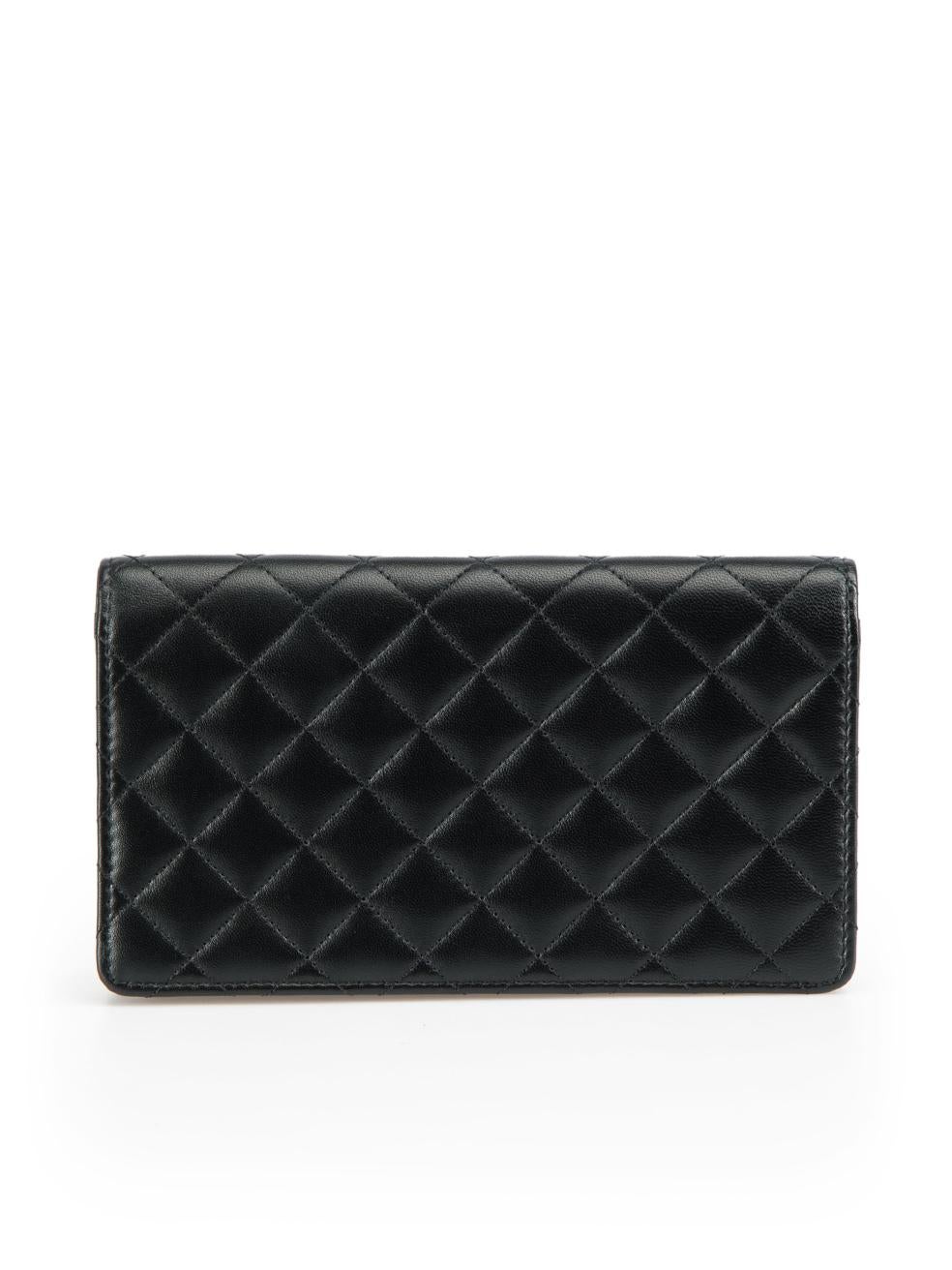 Chanel Black Leather CC Quilted Bilfold Wallet In Excellent Condition For Sale In London, GB