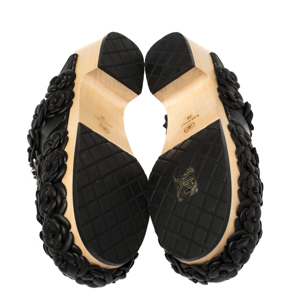 Women's Chanel Black Leather CC Turnlock Camellia Wood Platform Mules Size 38