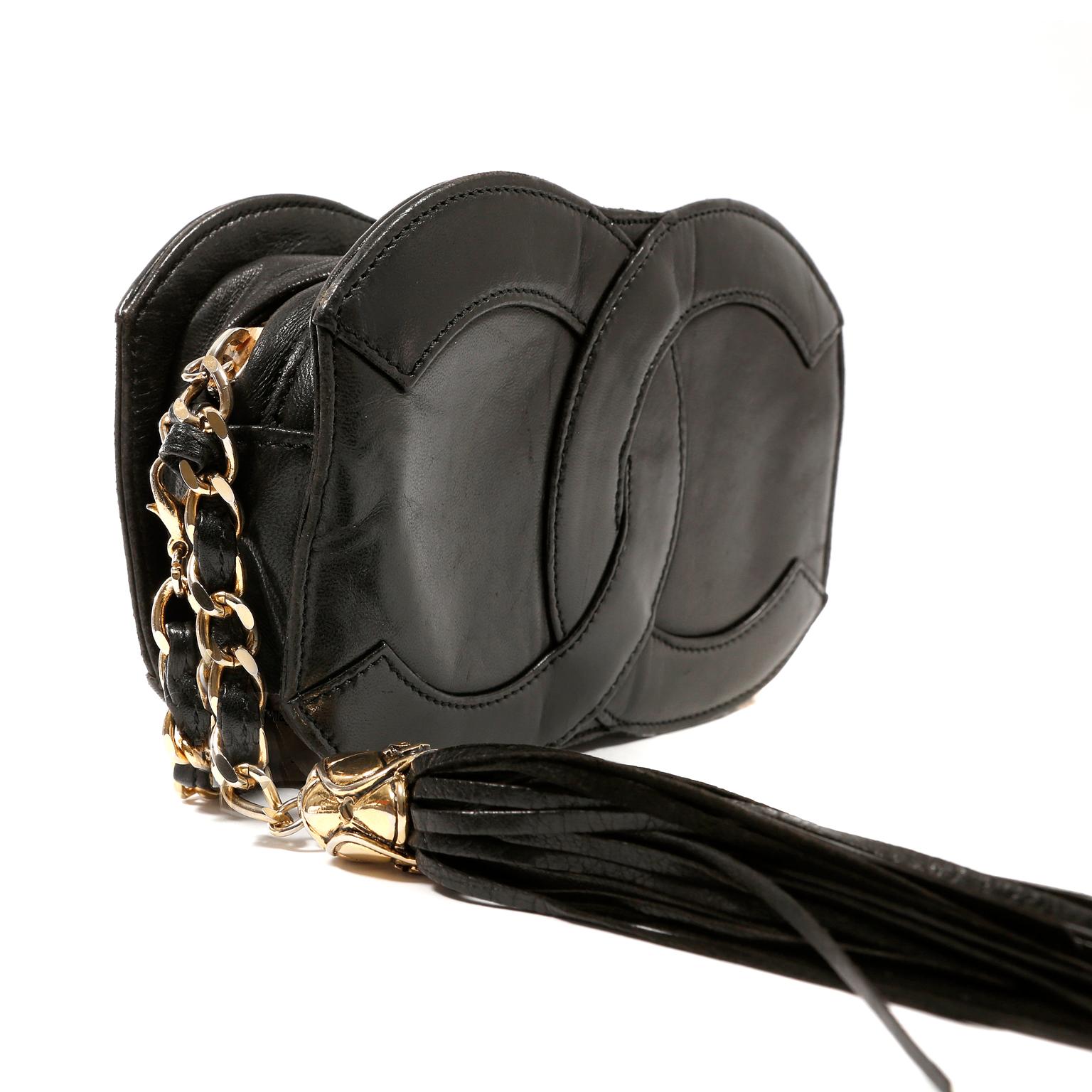 Chanel Black Leather CC Vintage Crossbody Bag In Good Condition In Palm Beach, FL