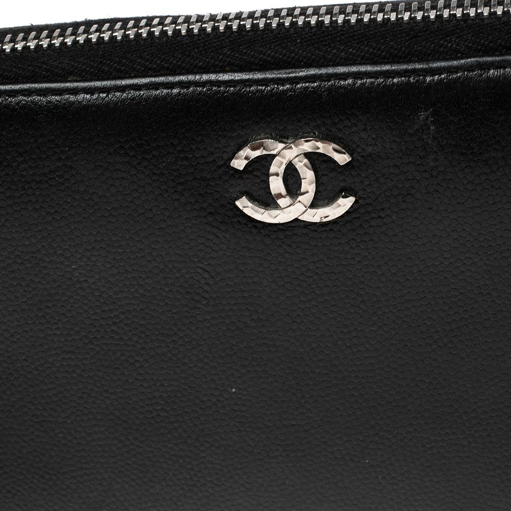 Chanel CC Brieftasche aus schwarzem Leder mit Reißverschluss 2