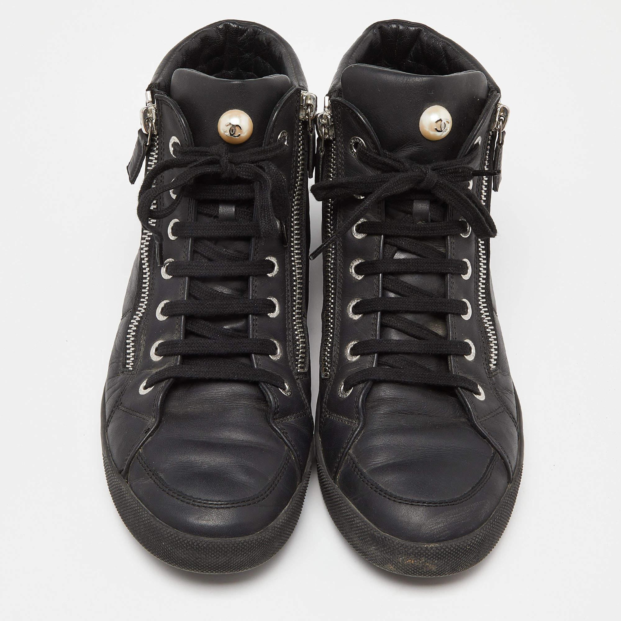 Chanel Black Leather CC Zip Link High Top Sneakers Size 39.5 For Sale 1