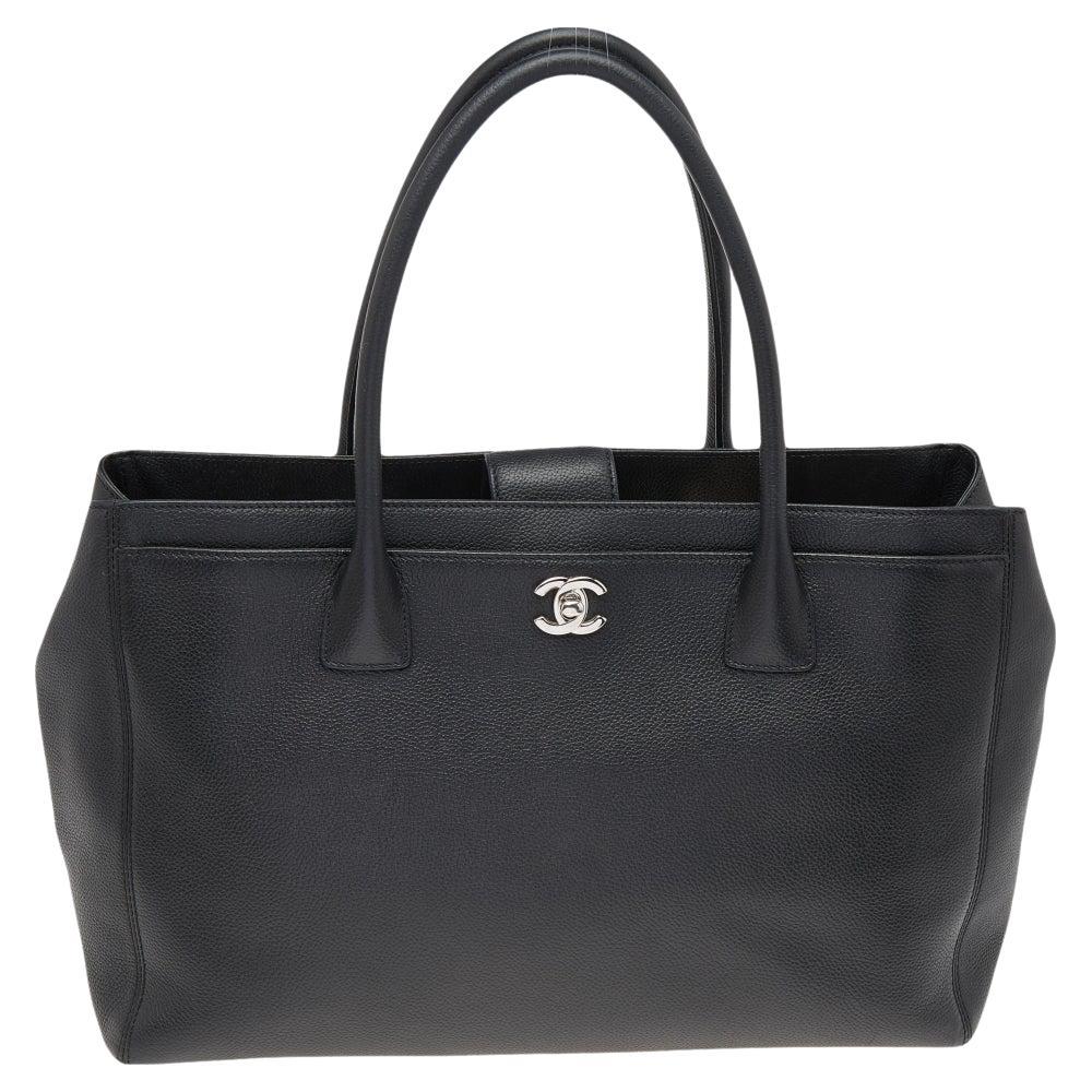 White Chanel Deauville Tote bag at 1stDibs | chanel deauville tote ...