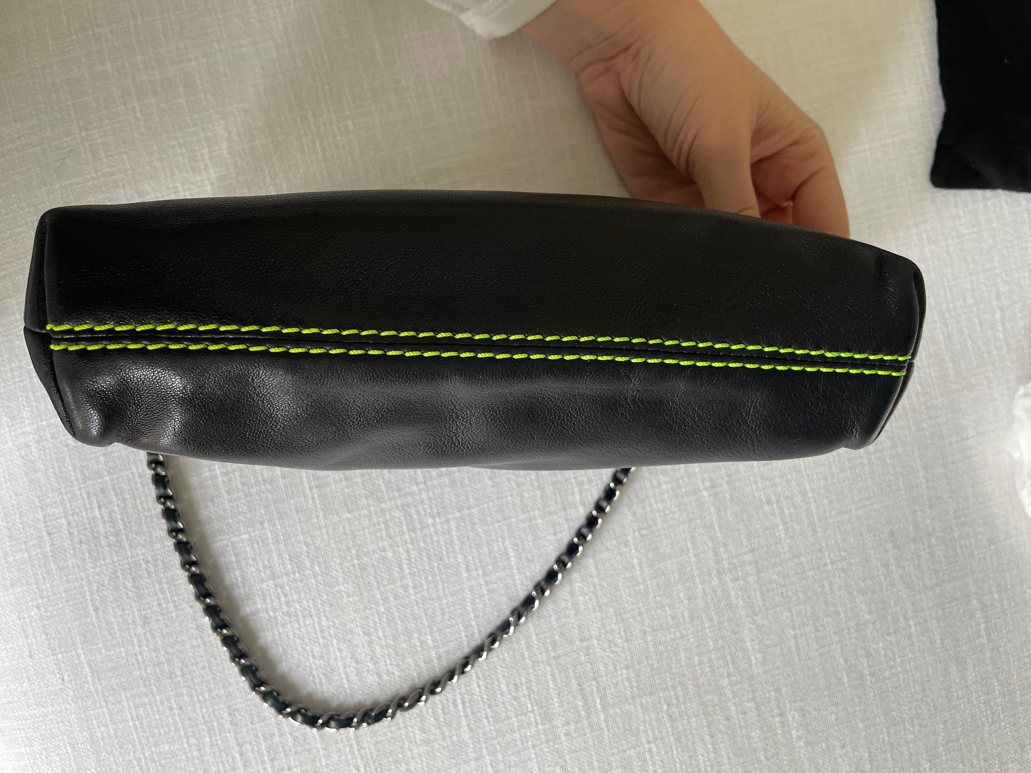 Chanel Black Leather Chain Handle Y2K Handbag In Good Condition In San Francisco, CA