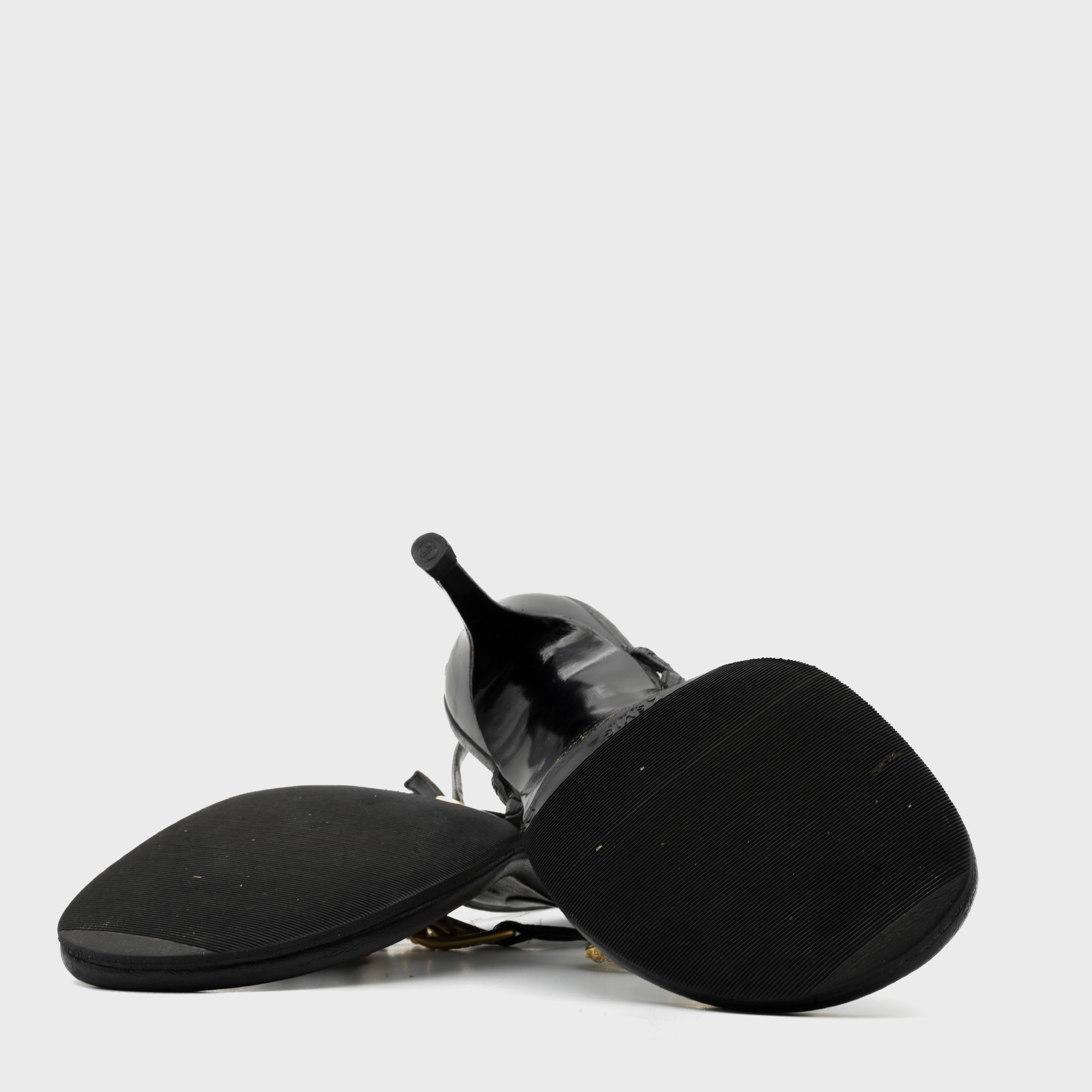 Sandales à chaîne en cuir noir et strass de Chanel, Circa 2000 en vente 1