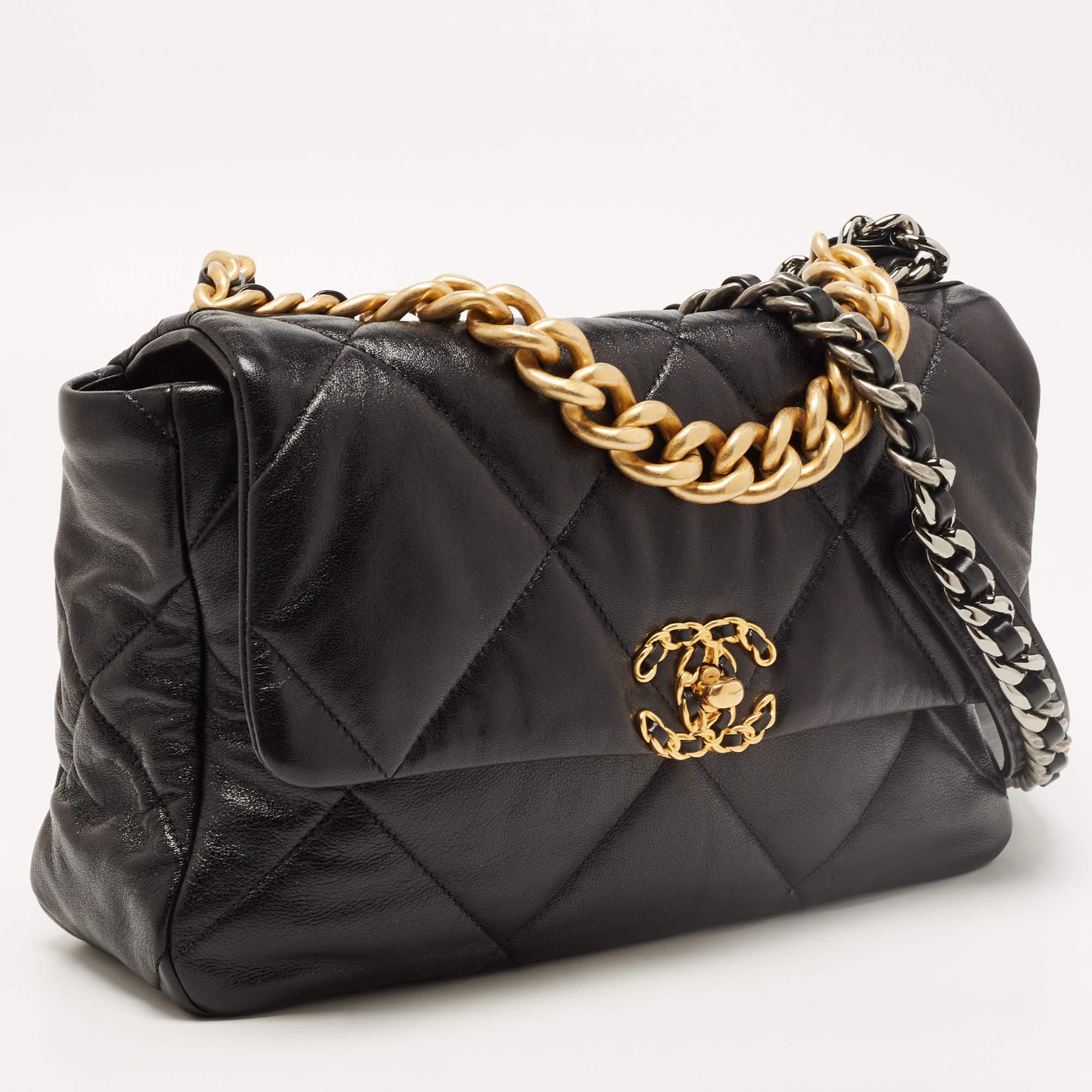 First unveiled in the Chanel Fall 2019 collection, the Chanel 19 bag is named after the year of its release, just like the Chanel 2.55. In design, the bag has exaggerated quilting and hardware in two tones. This version in black is made from quilted