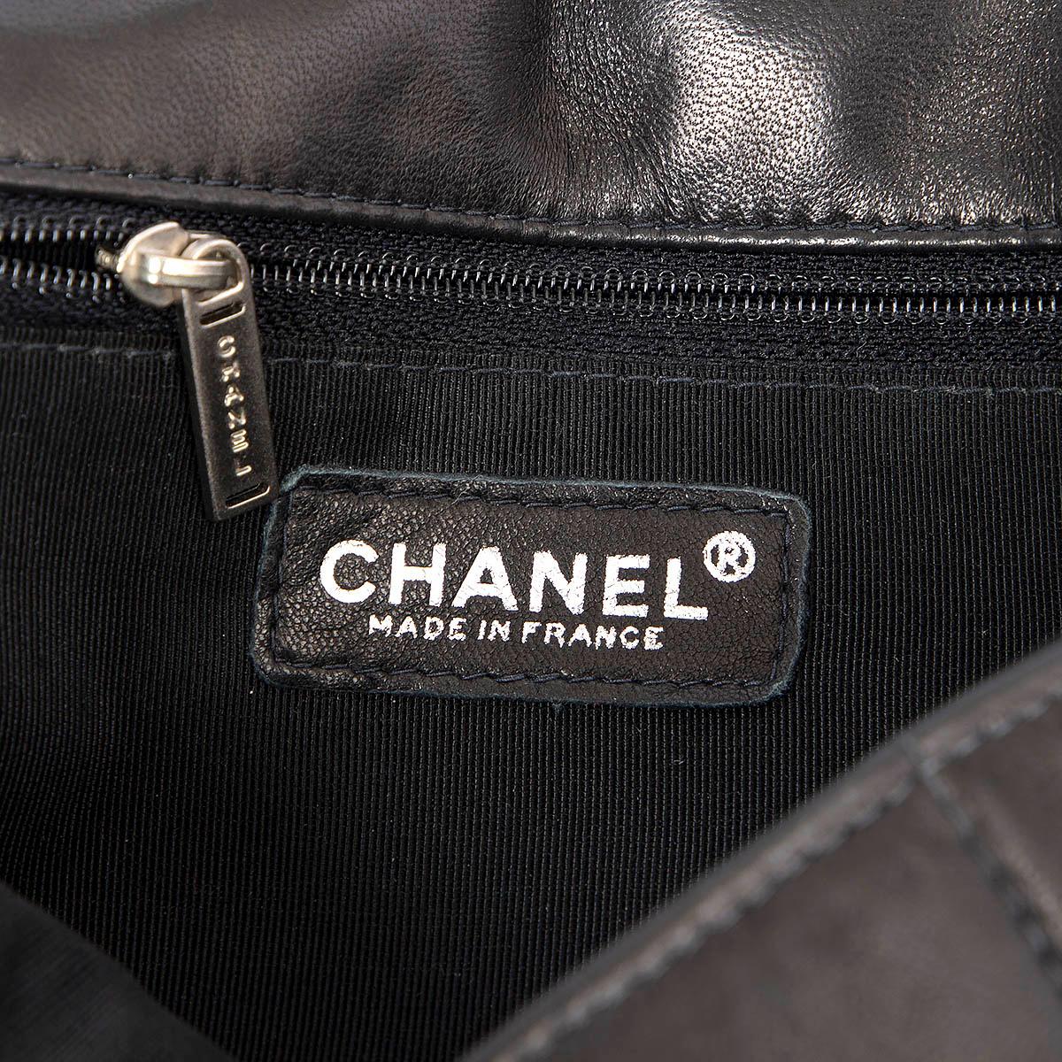 CHANEL black leather CHOCOLATE BAR MADEMOISELLE MEDIUM FLAP Shoulder Bag For Sale 3