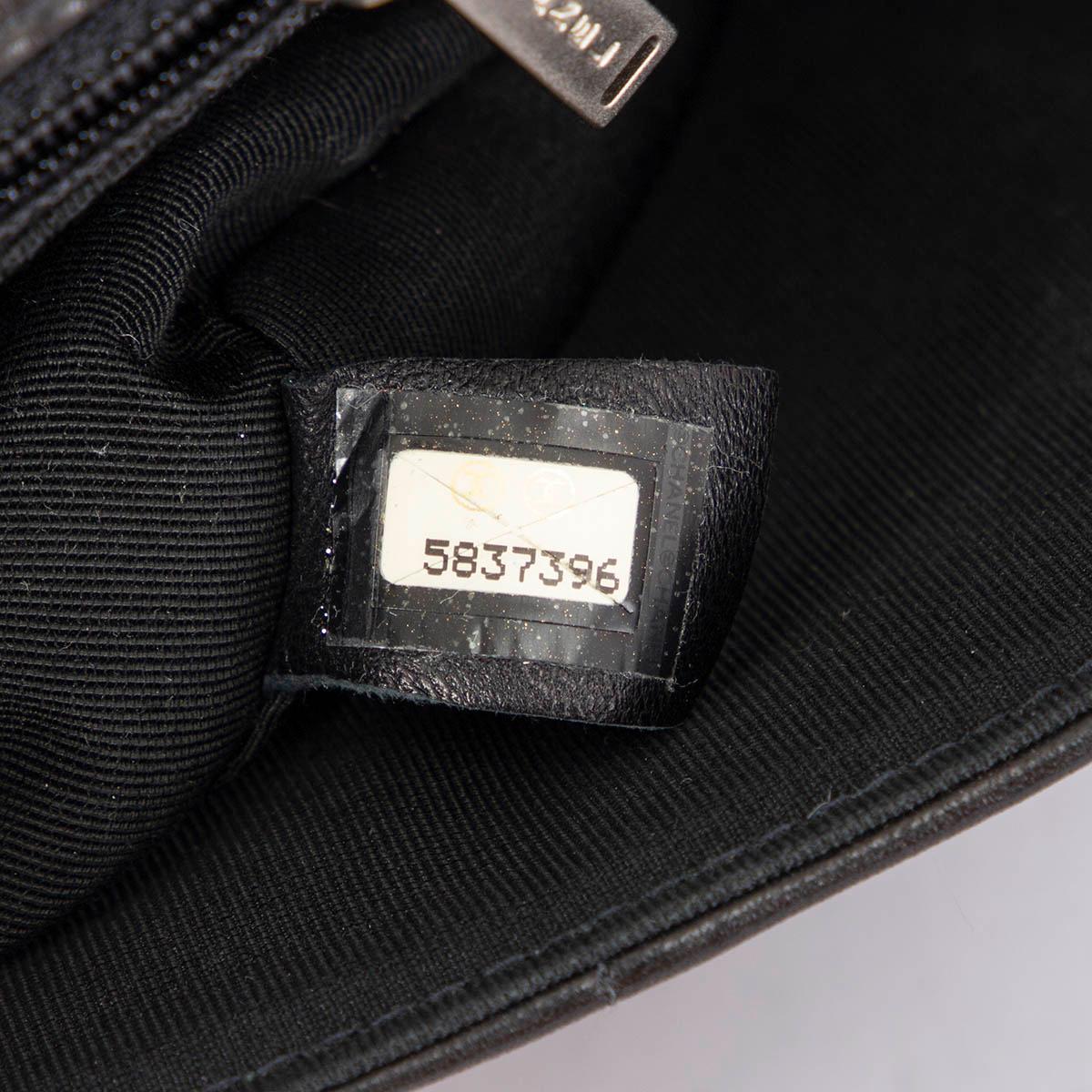 CHANEL black leather CHOCOLATE BAR MADEMOISELLE MEDIUM FLAP Shoulder Bag For Sale 4