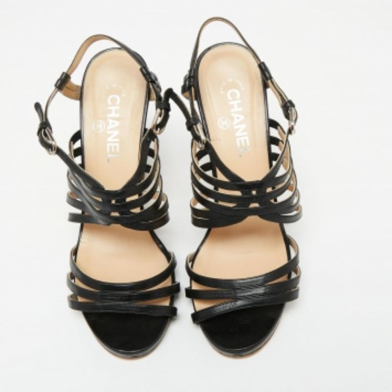 Chanel - Sandales à lanières en cuir noir avec talon en liège, taille 40,5 en vente 3