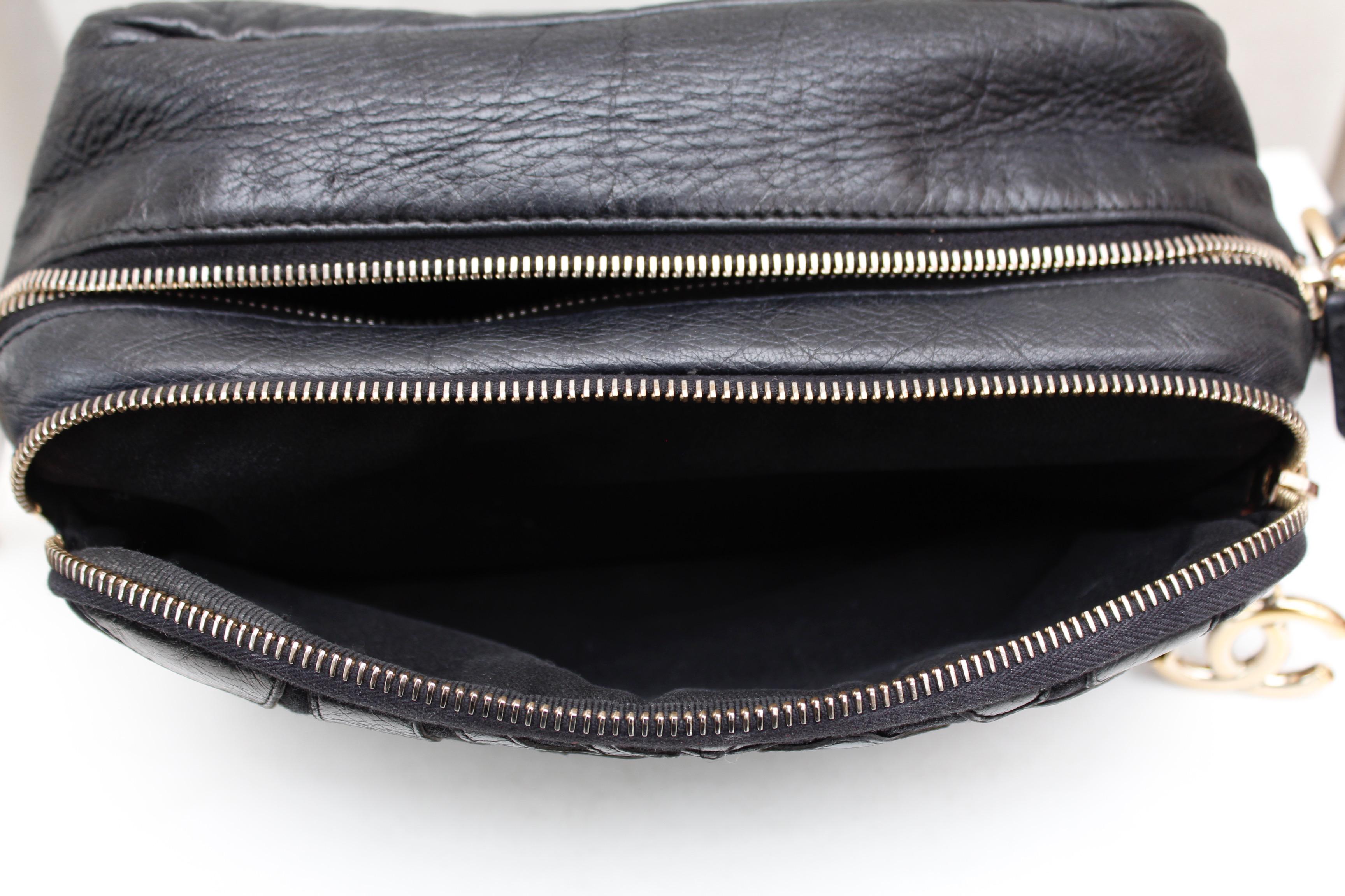 Chanel black leather cross-body bag, 2000’s 7