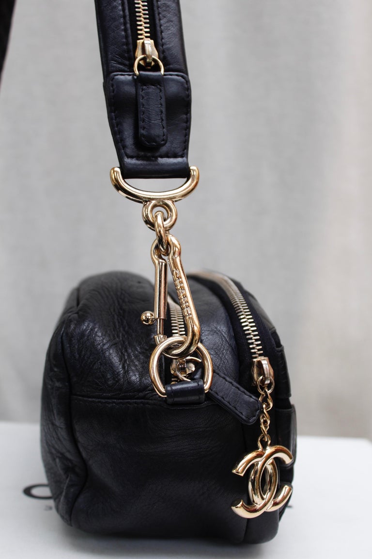 Chanel black leather cross-body bag, 2000’s For Sale at 1stdibs
