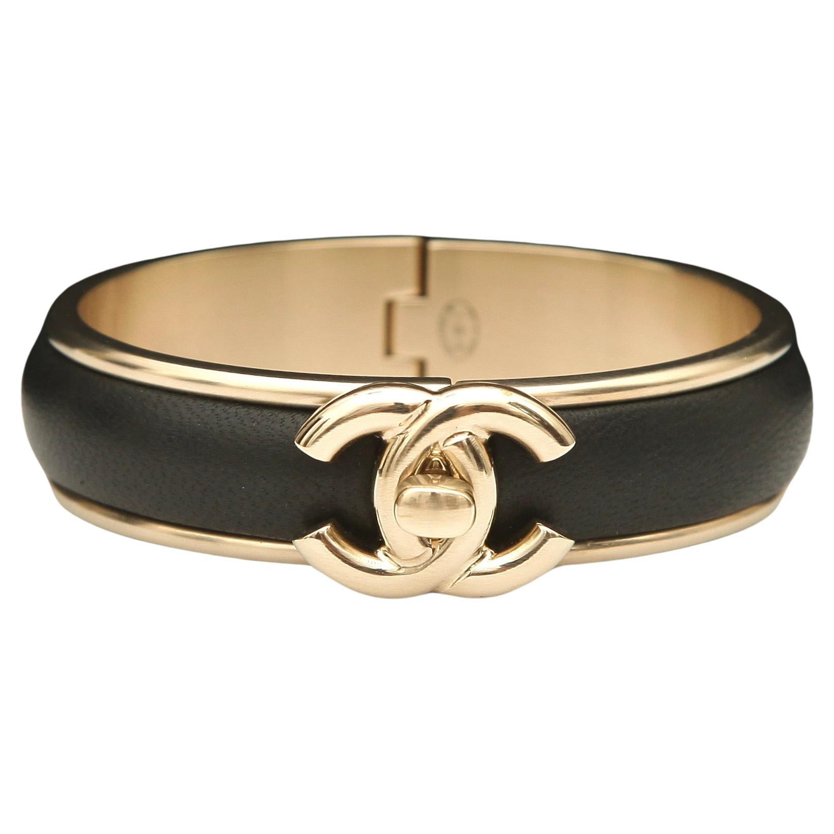 Chanel Black Leather Cuff Bracelet Bangle Gold HW CC Turnlock Narrow 21S 2021