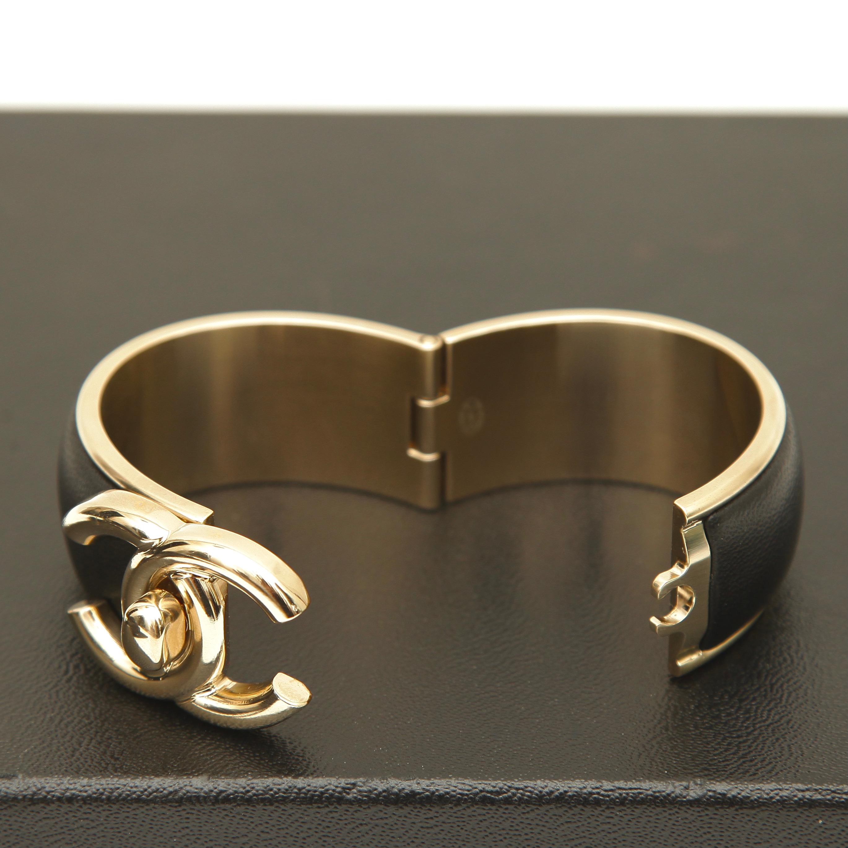 CHANEL Black Leather Cuff Bracelet Bangle Gold HW CC Turnlock Wider 21S 2021 In Excellent Condition In Hollywood, FL